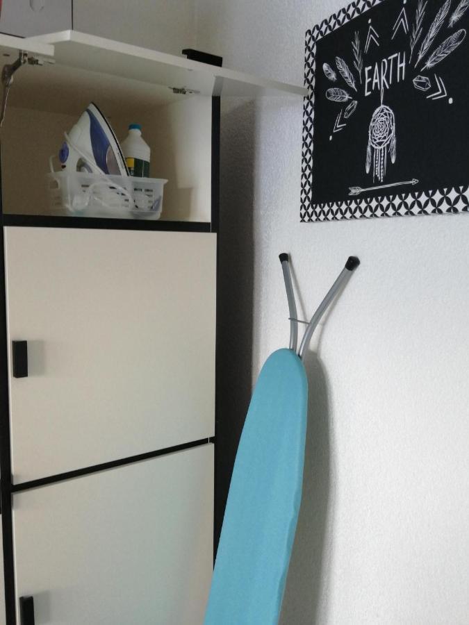 Joli Studio Bord De Mer, Clim, Balcon, Parking Prive マントン エクステリア 写真