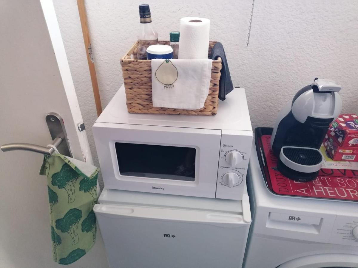 Joli Studio Bord De Mer, Clim, Balcon, Parking Prive マントン エクステリア 写真
