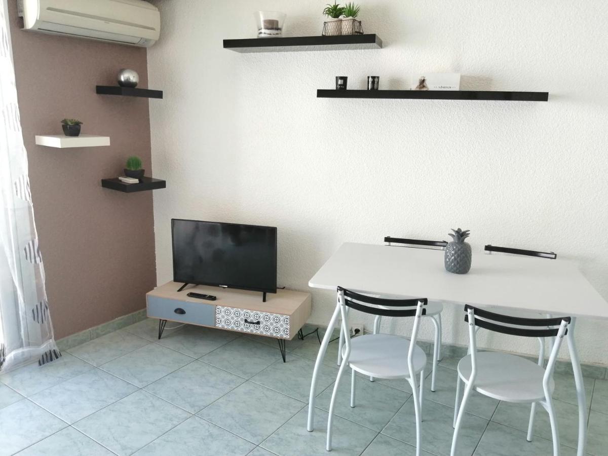 Joli Studio Bord De Mer, Clim, Balcon, Parking Prive マントン エクステリア 写真